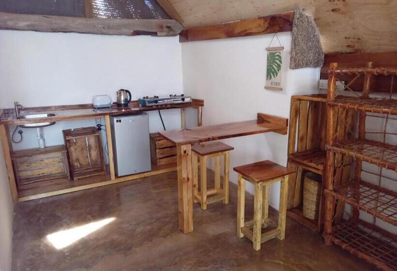 Пансион Pongwe Eco Lodge And Kitten Paradise