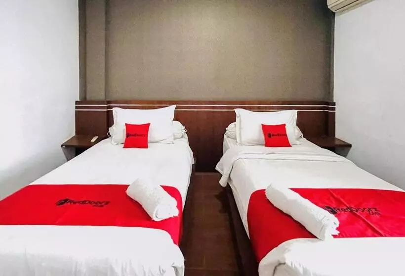 Reddoorz @ Best Hotel Jalan Dr. Sutomo Siantar