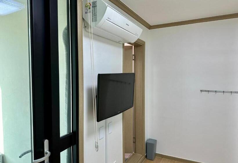 צימר Fullhouse 6to10