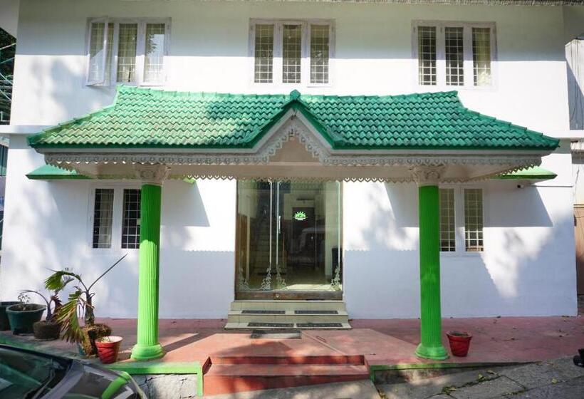 Hotel Classiyo Green Mount Resort