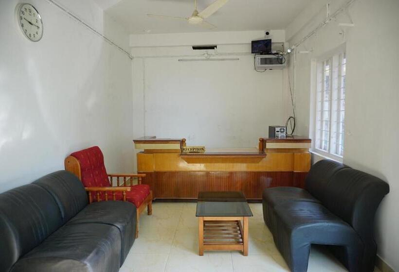 Hotel Classiyo Green Mount Resort