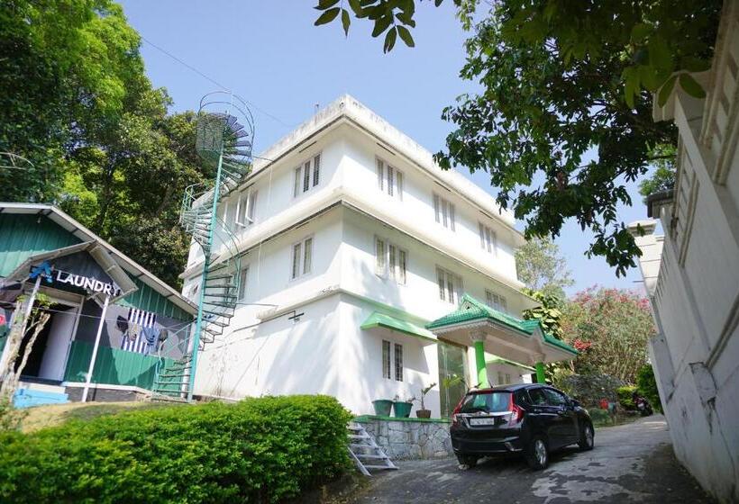 Hotel Classiyo Green Mount Resort