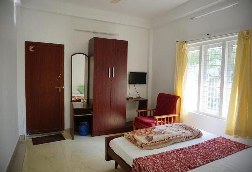 Hotel Classiyo Green Mount Resort