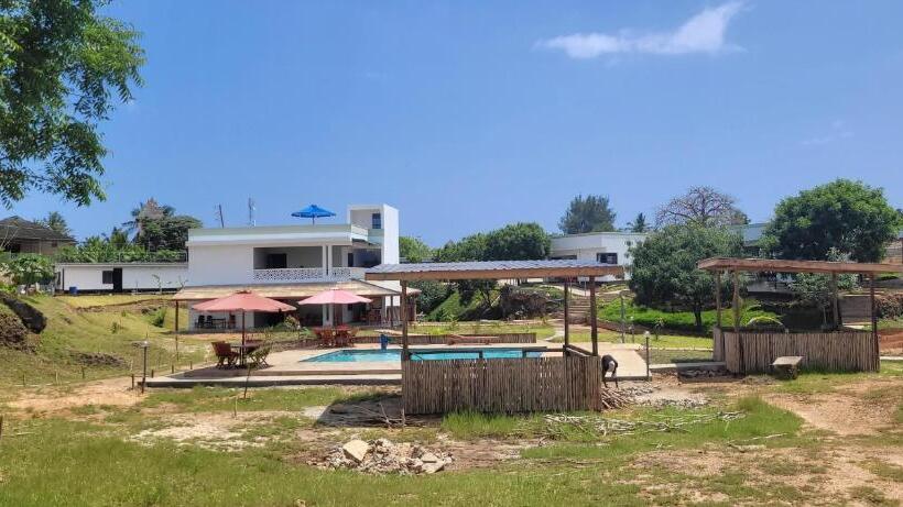 پانسیون Firstrose Villa, Doppelzimmer R3,a Diani, Kenia
