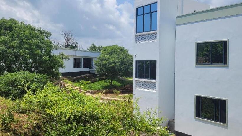 پانسیون Firstrose Villa, Doppelzimmer R3,a Diani, Kenia