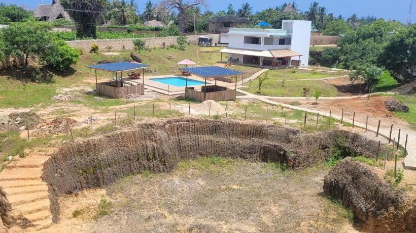پانسیون Firstrose Villa, Doppelzimmer R3,a Diani, Kenia