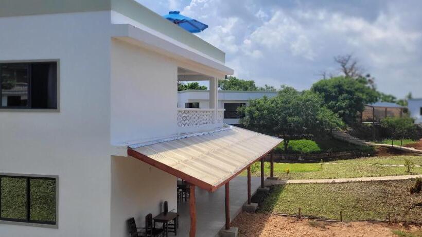 پانسیون Firstrose Villa, Doppelzimmer R3,a Diani, Kenia