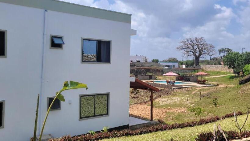 پانسیون Firstrose Villa, Doppelzimmer R3,a Diani, Kenia