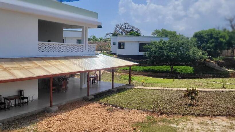 پانسیون Firstrose Villa, Doppelzimmer R3,a Diani, Kenia