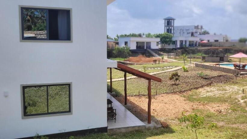 پانسیون Firstrose Villa, Doppelzimmer R3,a Diani, Kenia