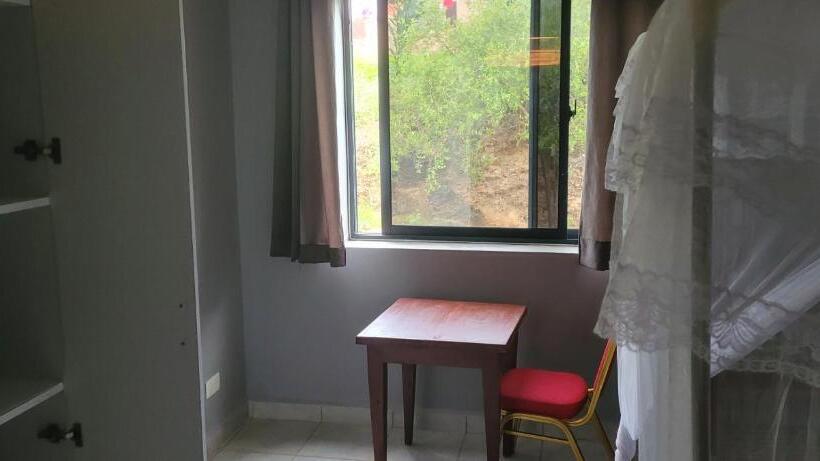 پانسیون Firstrose Villa, Doppelzimmer R3,a Diani, Kenia