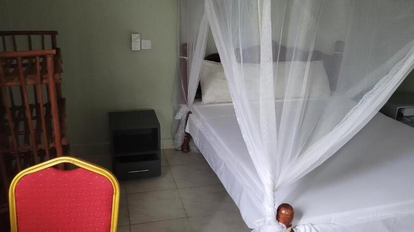 پانسیون Firstrose Villa, Doppelzimmer R3,a Diani, Kenia