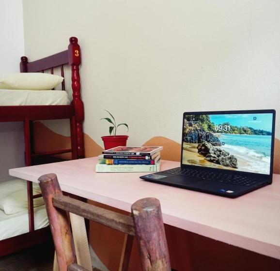 پانسیون Pueblos Hostel Latino