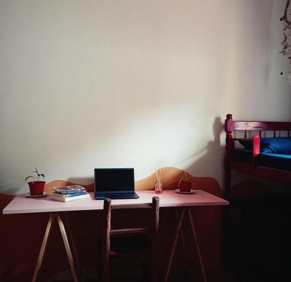 پانسیون Pueblos Hostel Latino