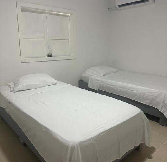 پانسیون Leonor’s Guest House