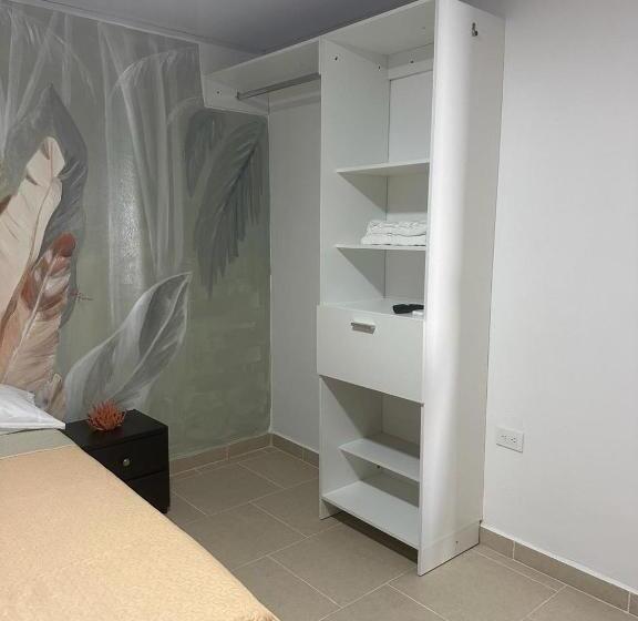 پانسیون Leonor’s Guest House