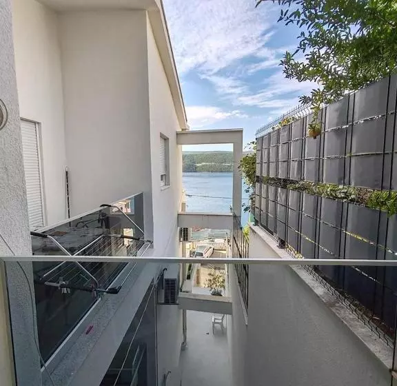 پانسیون Villa Maxima U Blizini Plaže Sa Garažom I Sigurnosnom Kamerom