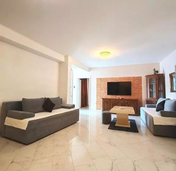 پانسیون Villa Maxima U Blizini Plaže Sa Garažom I Sigurnosnom Kamerom