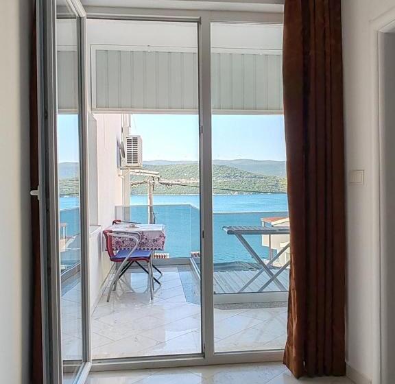 پانسیون Villa Maxima U Blizini Plaže Sa Garažom I Sigurnosnom Kamerom