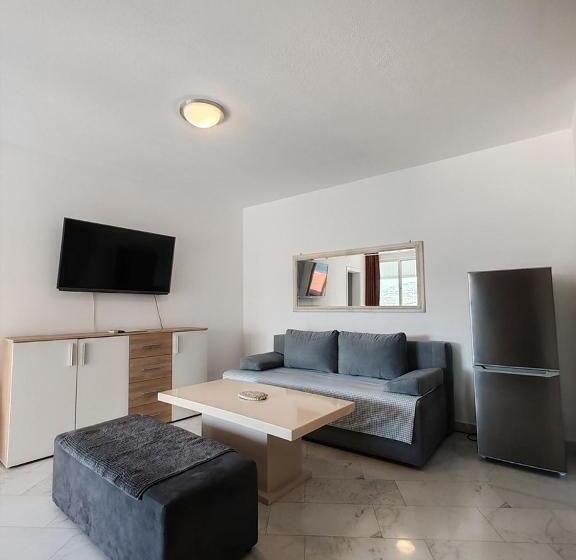 پانسیون Villa Maxima U Blizini Plaže Sa Garažom I Sigurnosnom Kamerom