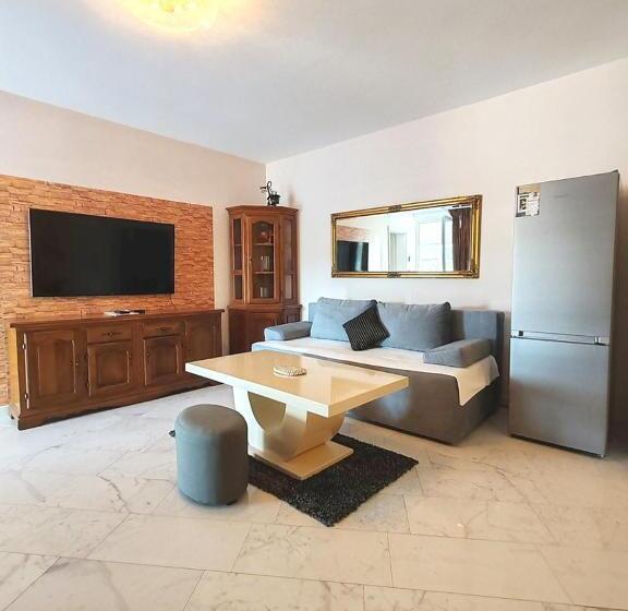 پانسیون Villa Maxima U Blizini Plaže Sa Garažom I Sigurnosnom Kamerom