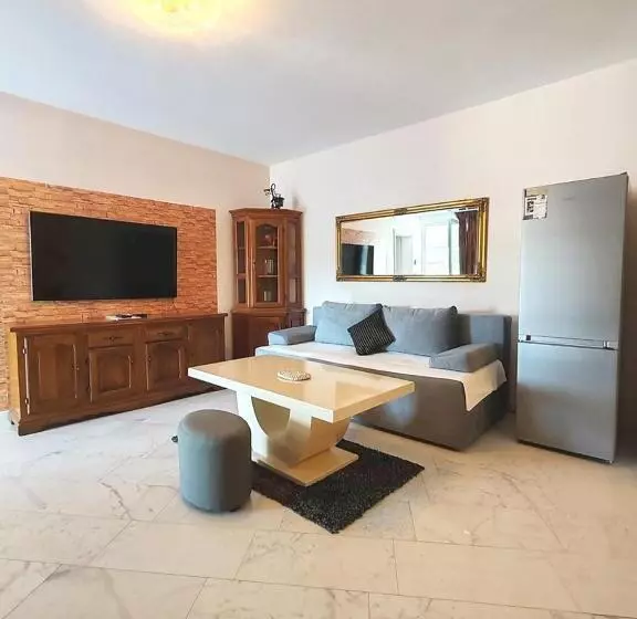 پانسیون Villa Maxima U Blizini Plaže Sa Garažom I Sigurnosnom Kamerom