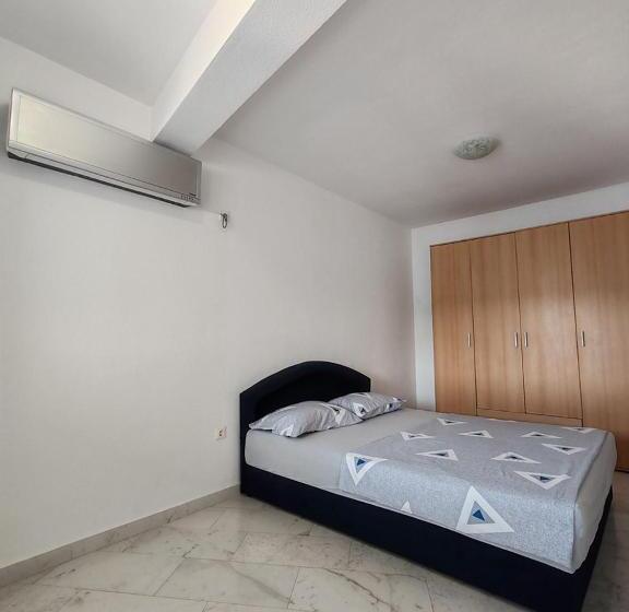 پانسیون Villa Maxima U Blizini Plaže Sa Garažom I Sigurnosnom Kamerom