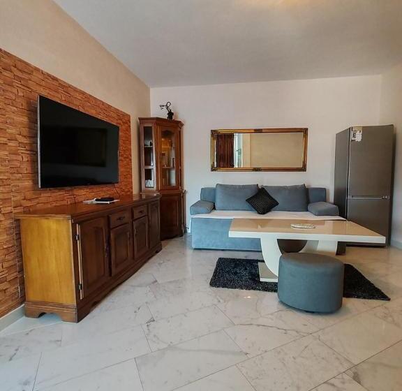 پانسیون Villa Maxima U Blizini Plaže Sa Garažom I Sigurnosnom Kamerom