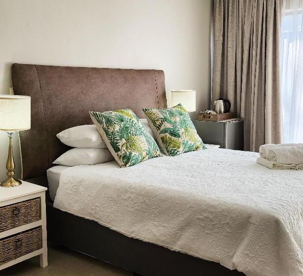 Pension Waterlily Cove Guesthouse