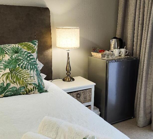 Pension Waterlily Cove Guesthouse