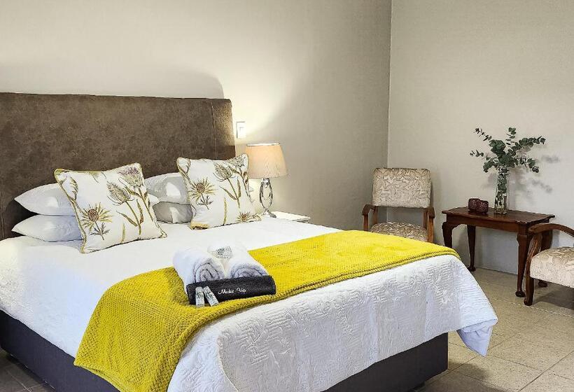 Pension Waterlily Cove Guesthouse