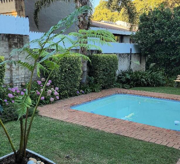 Pension Waterlily Cove Guesthouse