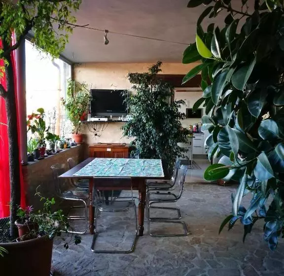 ベッドアンドブレックファースト Casaforte Alba In Langa