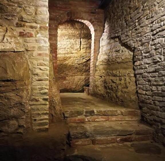 ベッドアンドブレックファースト Casaforte Alba In Langa