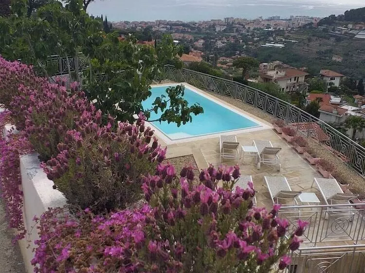 تختخواب و صبحانه Villa Gaia Luxury Villa, Pool & Wellness Rooms