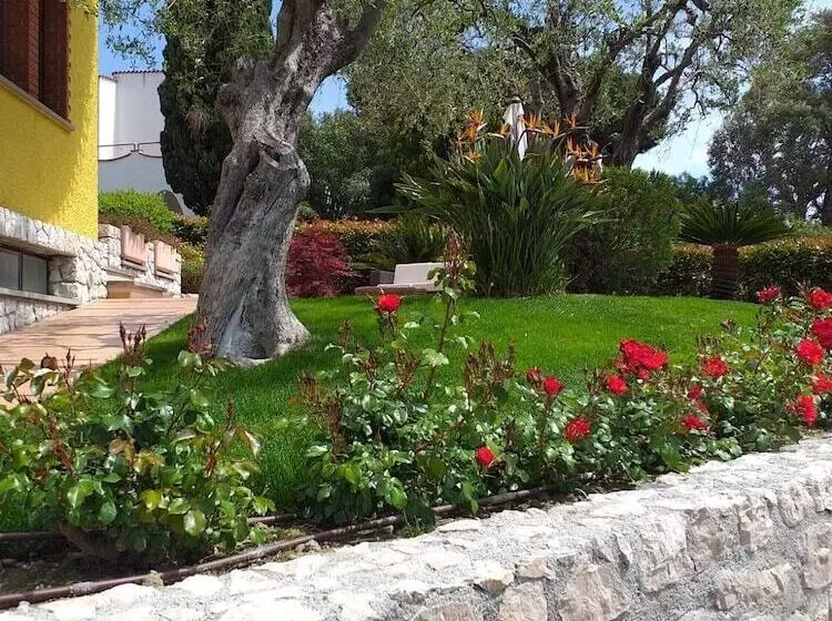 تختخواب و صبحانه Villa Gaia Luxury Villa, Pool & Wellness Rooms