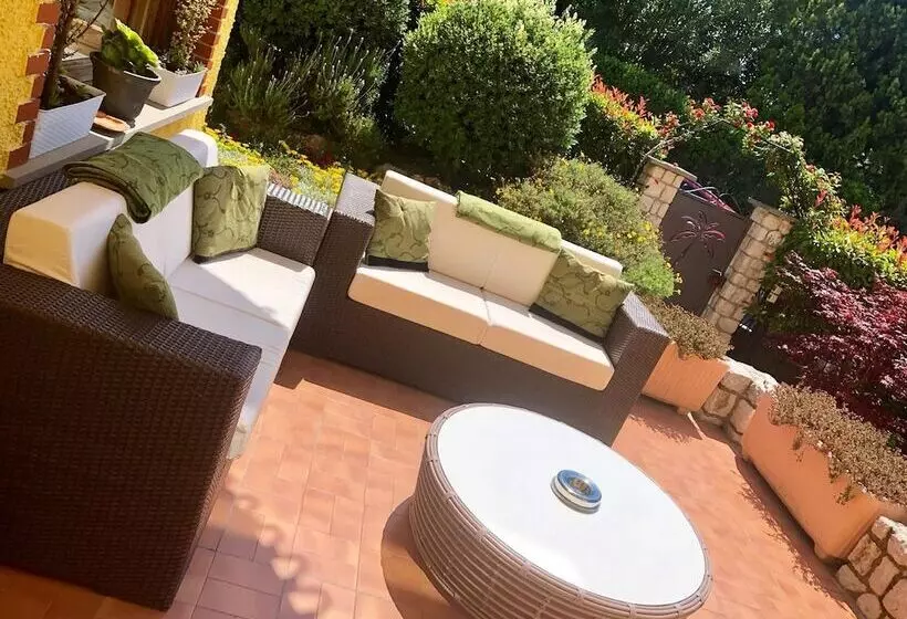 تختخواب و صبحانه Villa Gaia Luxury Villa, Pool & Wellness Rooms