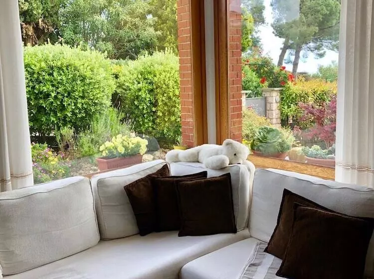 تختخواب و صبحانه Villa Gaia Luxury Villa, Pool & Wellness Rooms