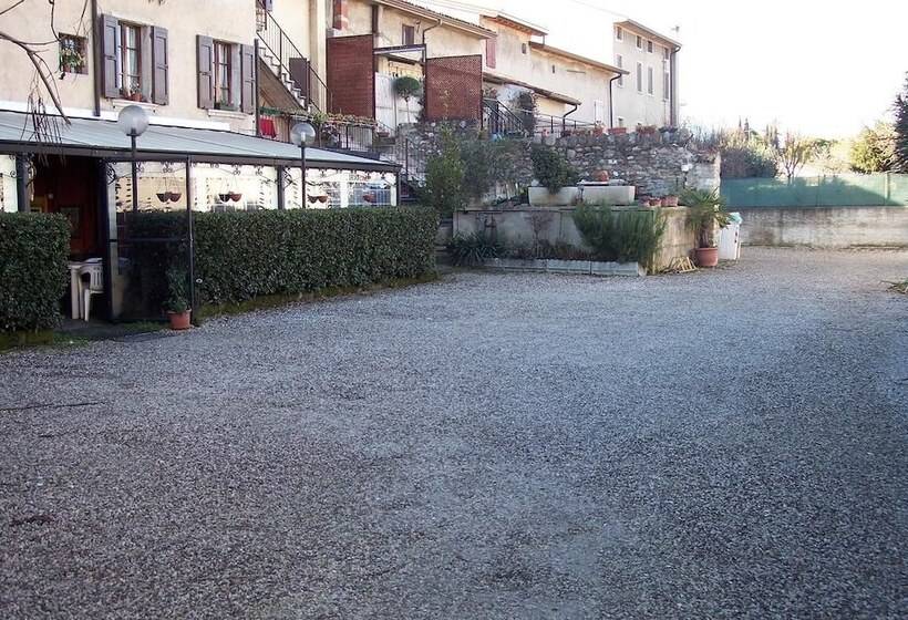 בית מלון כפרי Al Caminetto