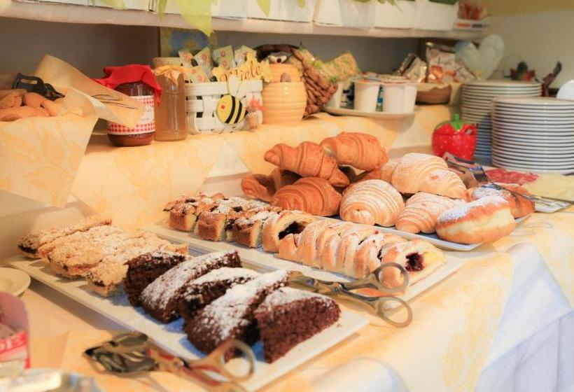 ホテル Albergo Aurora