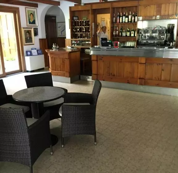 Hotelli Albergo Breglia