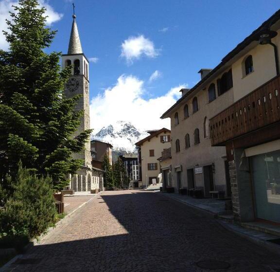 ホテル Albergo K2