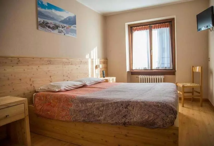 Hotelli Albergo K2