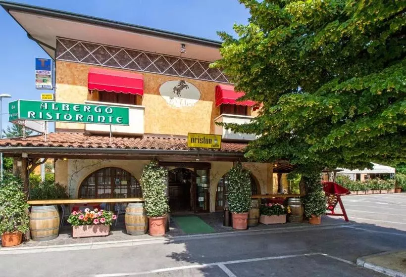 Hotelli Albergo Ristorante Da Felice