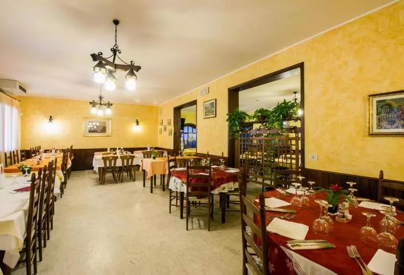 Hotelli Albergo Ristorante Da Felice