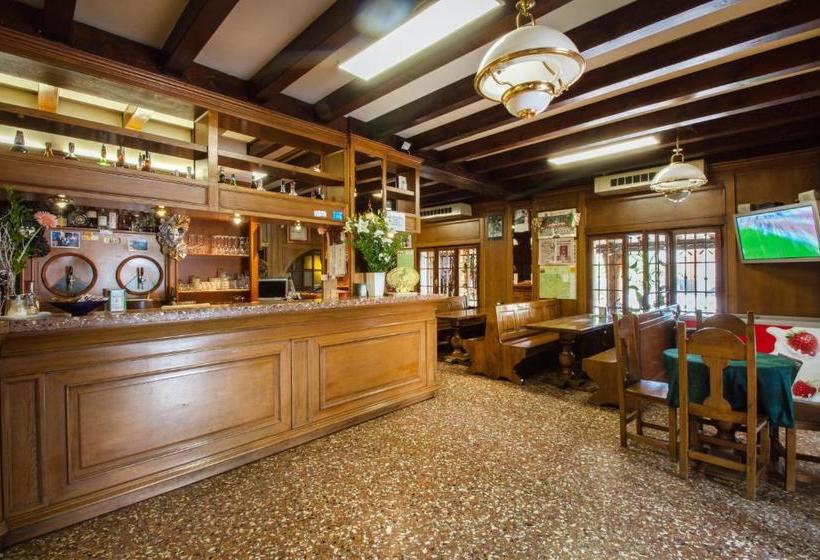 Отель Albergo Ristorante Da Felice
