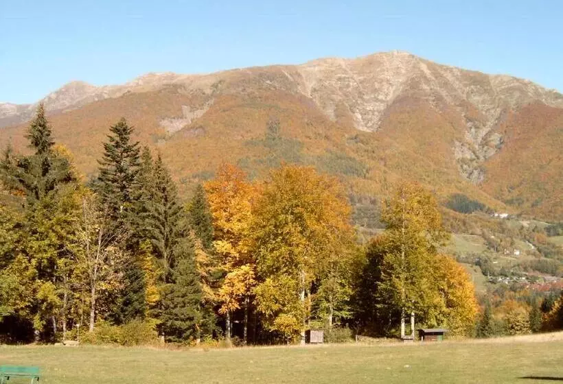 Hotelli Albergo Tirolo