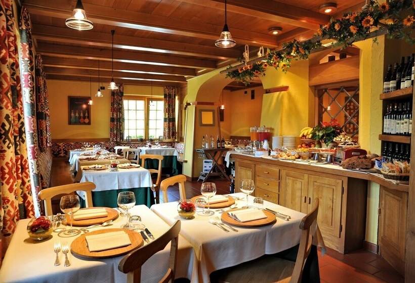 בית מלון כפרי De La Tor