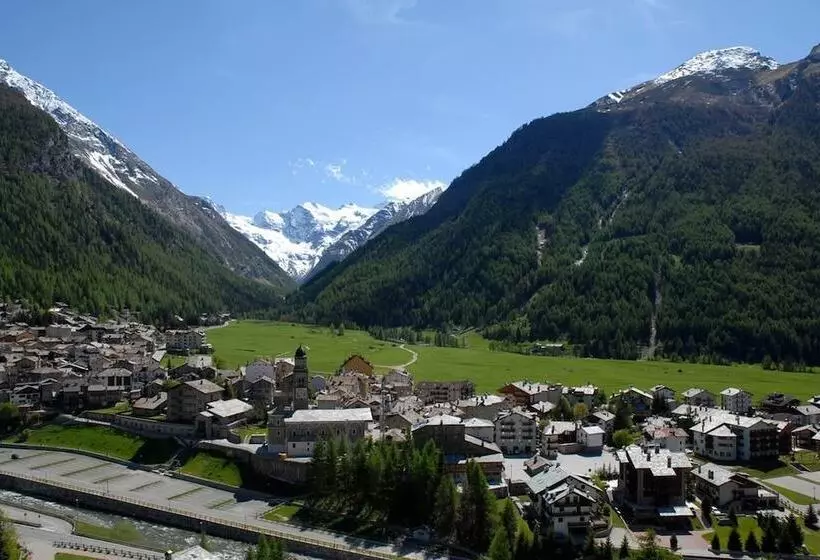 هتل De La Tor