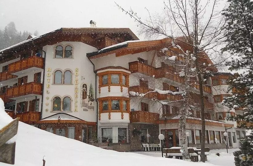 هتل La Soldanella
